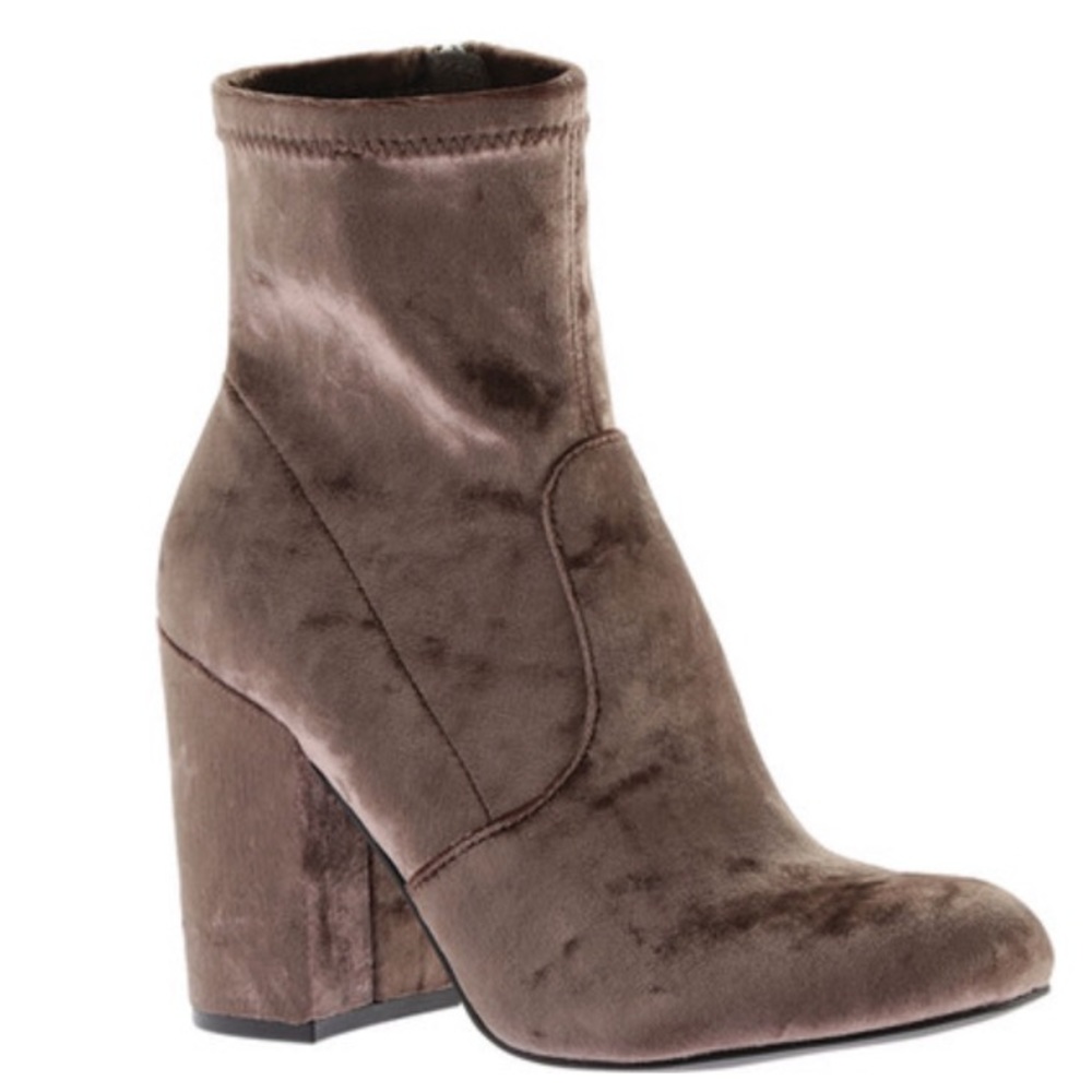 NWT Steve Madden Velvet Boot